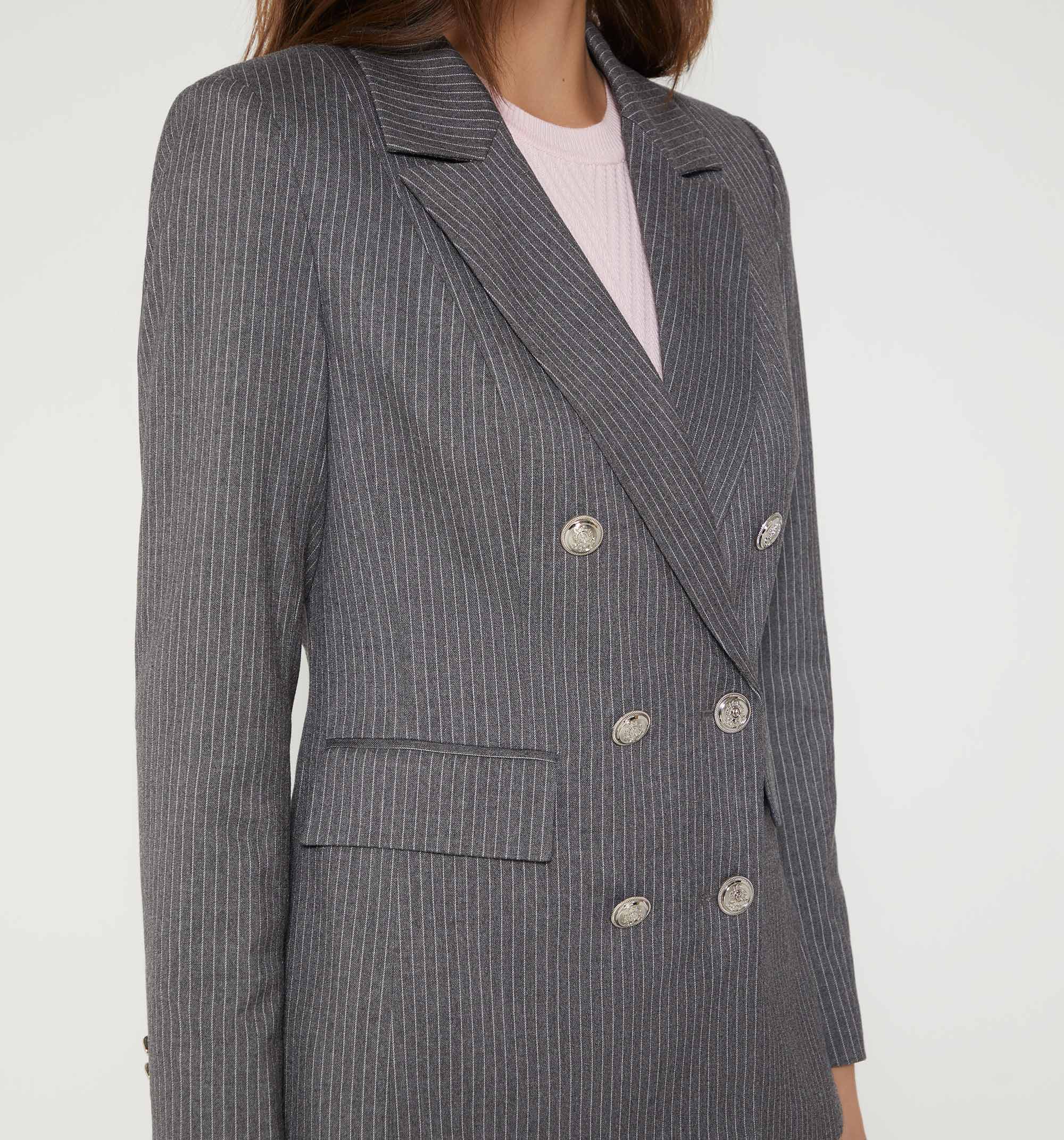 Blazer Manga Larga 6 Botones Frontales