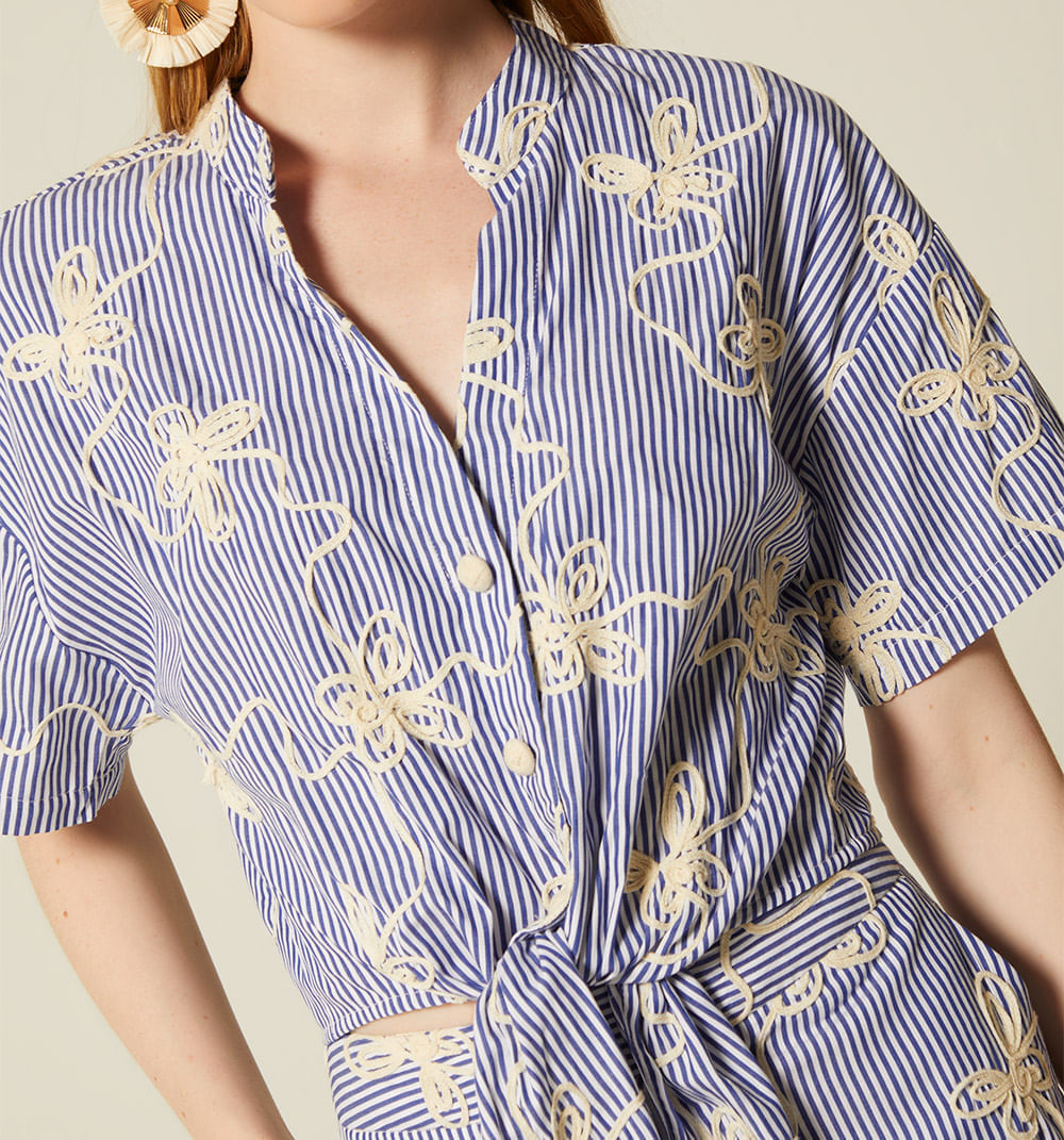 Blusa Con Amarre