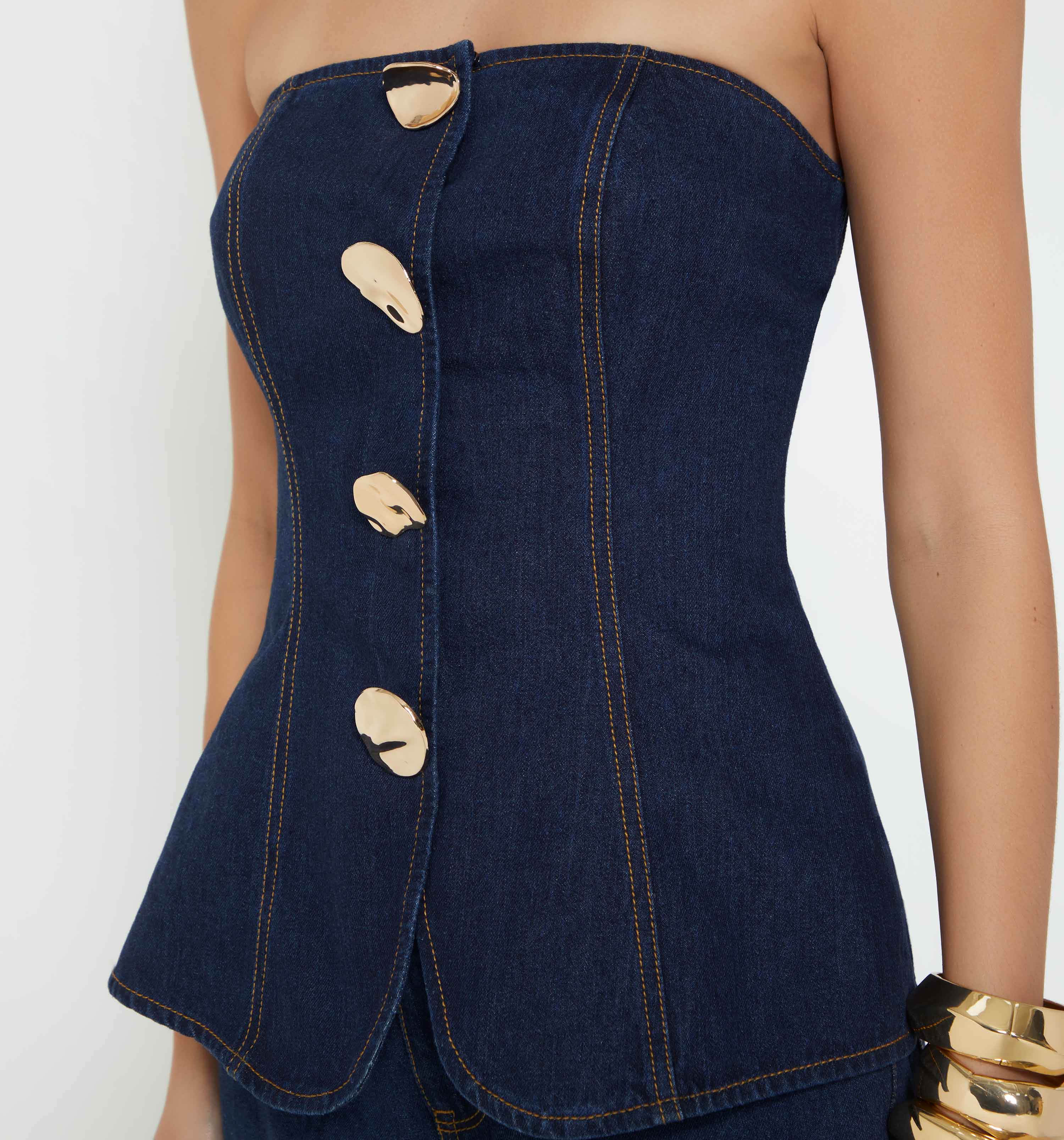 Blusa Straple Botones Irregulares