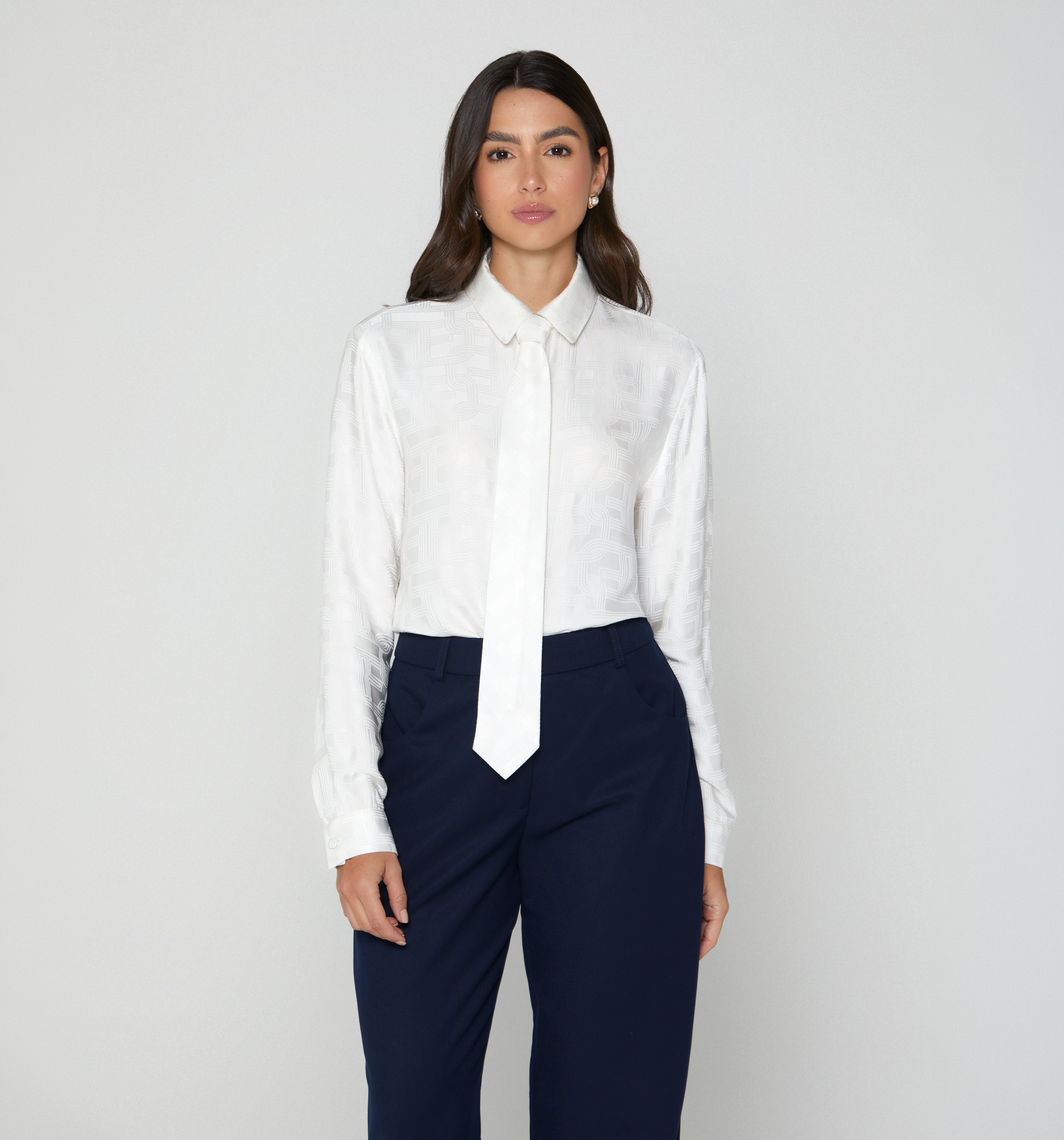 Blusa Camisera Con Corbata