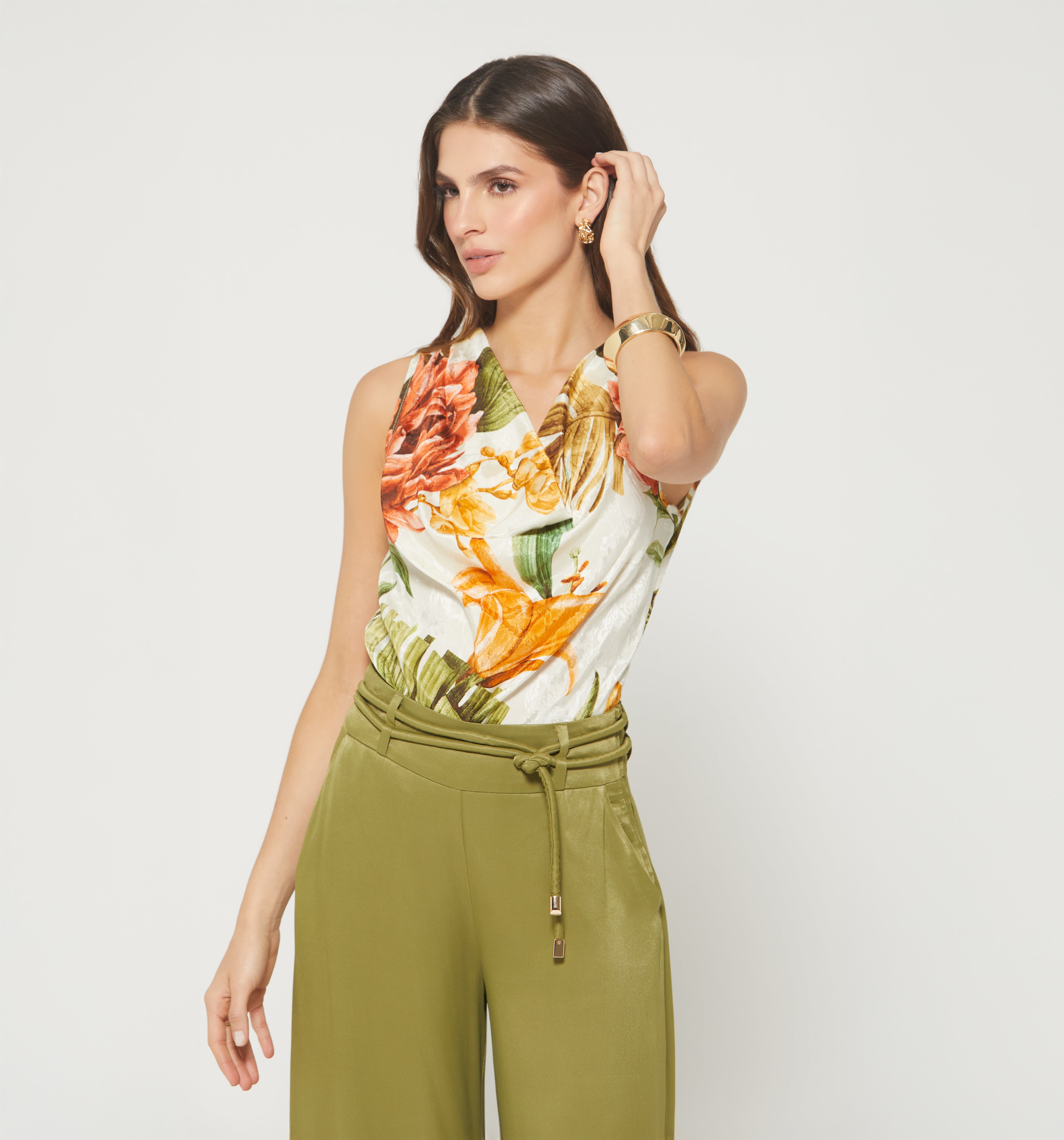 Blusa Escote Pelicano