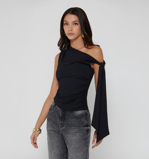Blusa Sisa Con Un Hombro De Amarrar