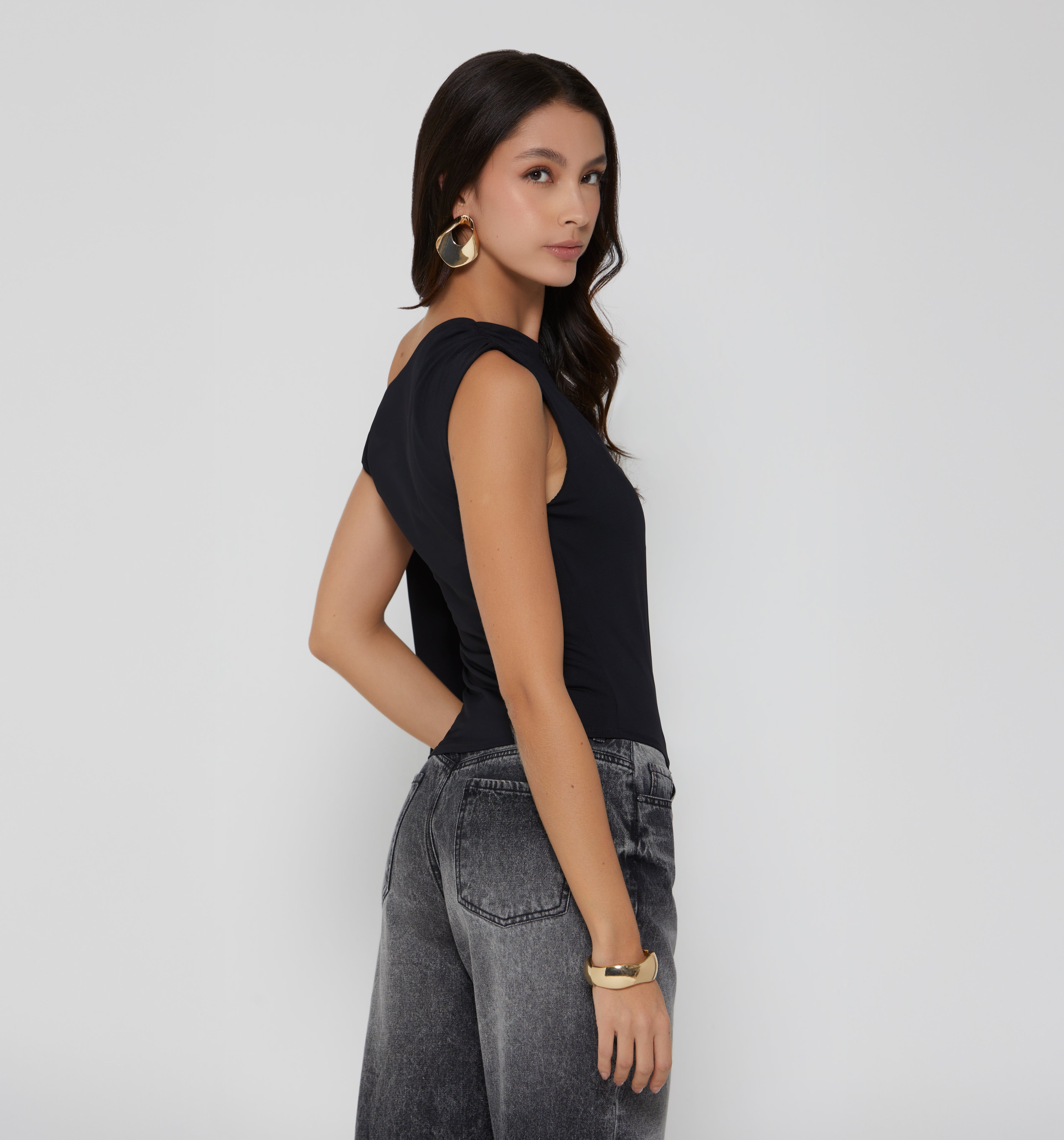 Blusa Sisa Con Un Hombro De Amarrar