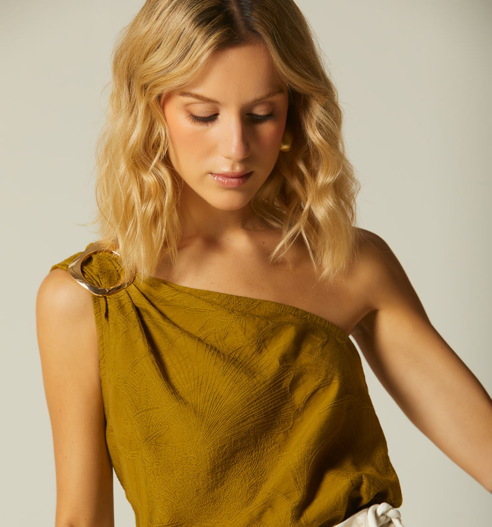 Blusa Solo Hombro Con Insumo