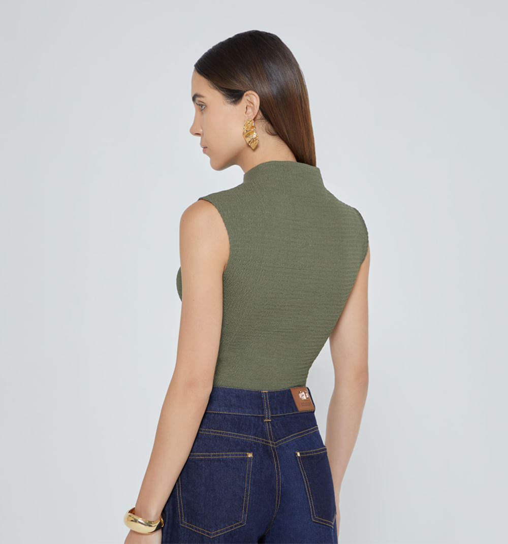 Blusa Manga Rodada Cuello Alto Seguido