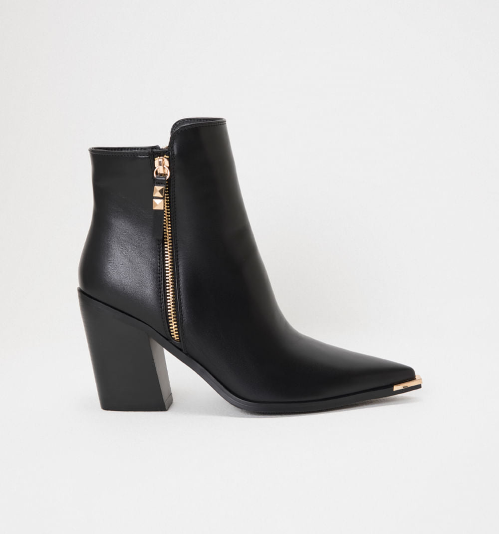Botin Con Puntera Metalica - Negro