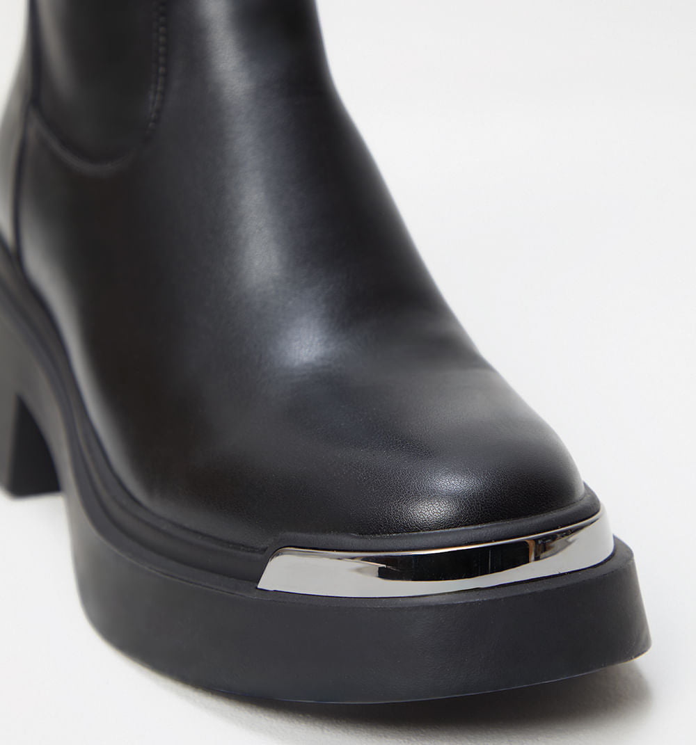 Botin Con Puntera Metalica