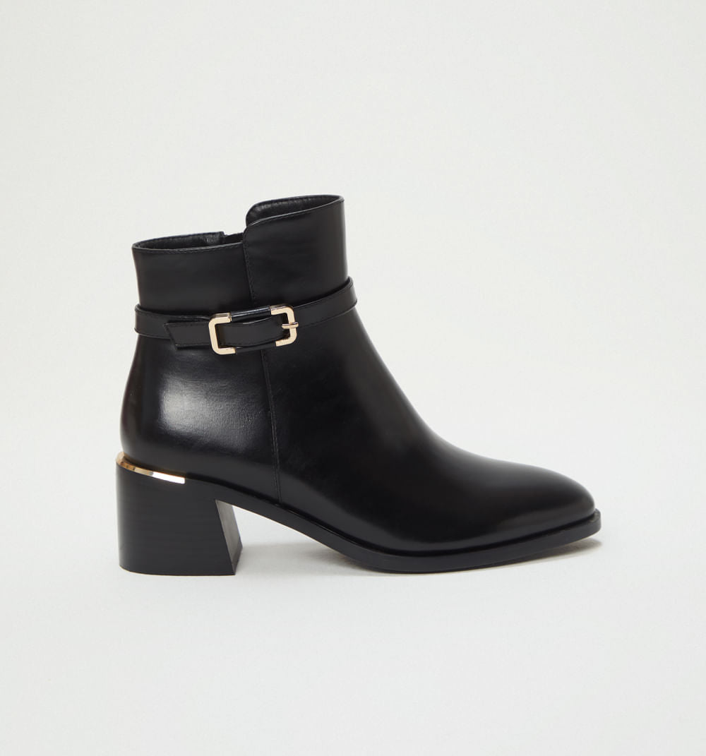 Botin Con Hebilla Lateral