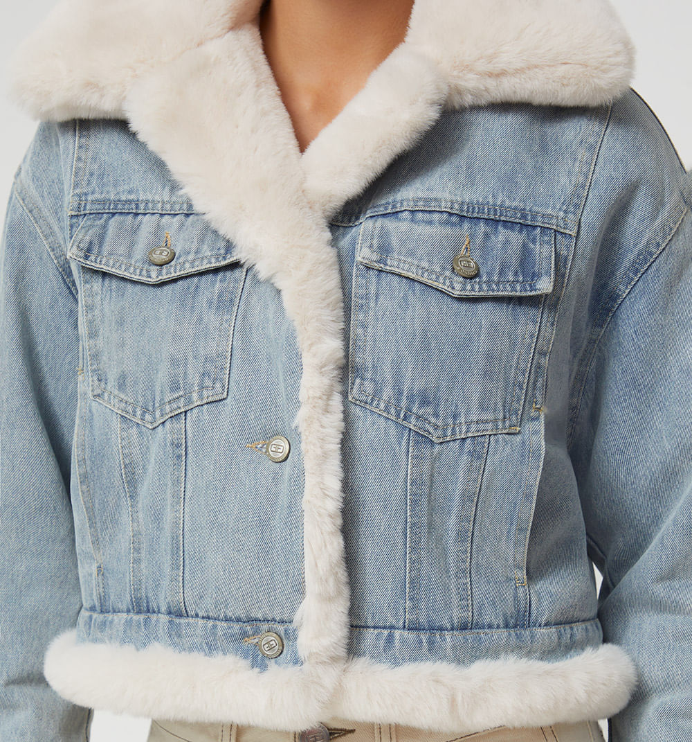 Chamarra Denim Con Detalle En Pelo