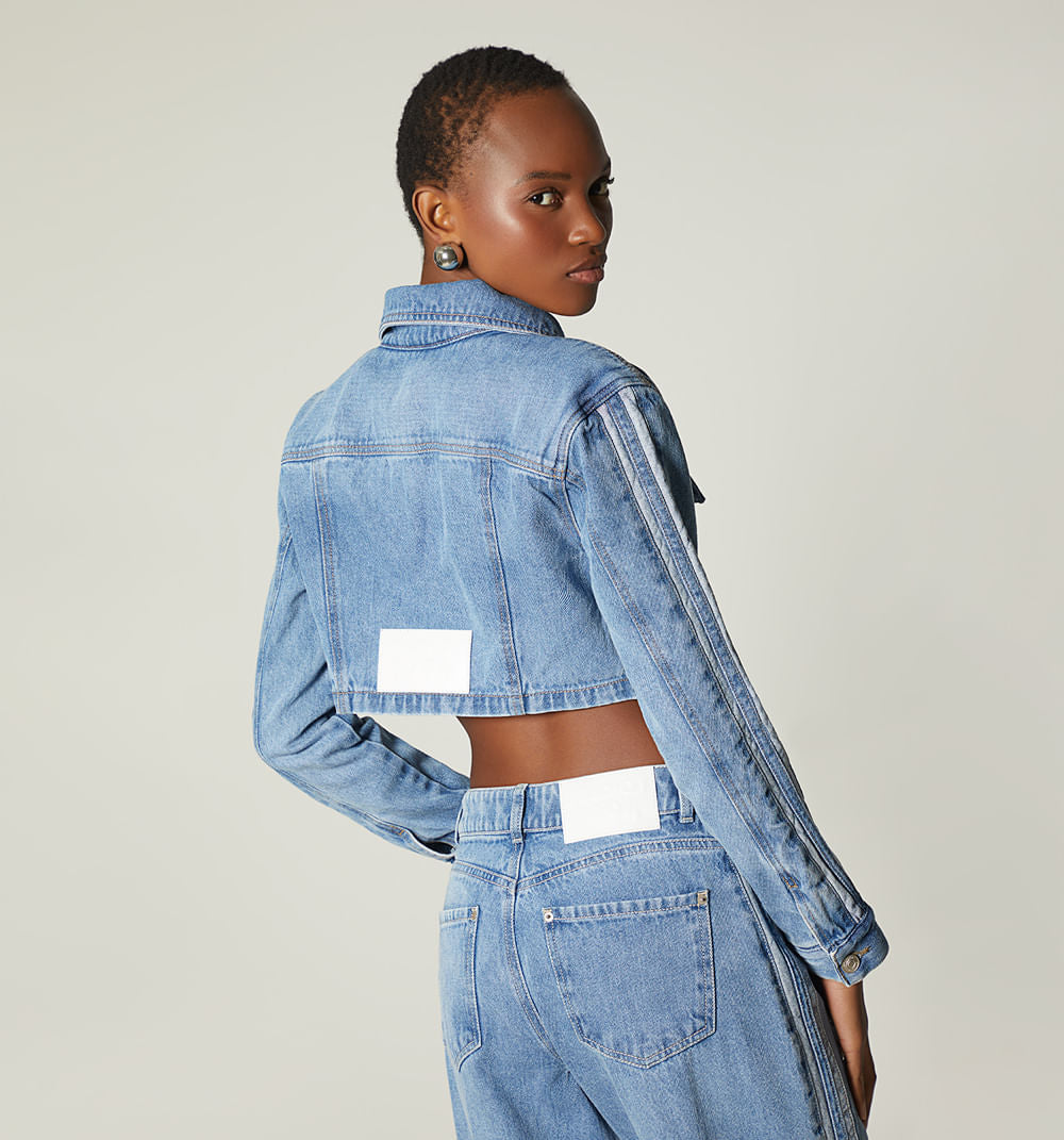 Chamarra Denim Corta Lineas En Mangas