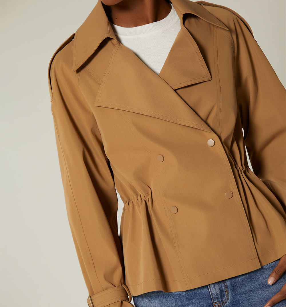Trench Corto Con Cintura Enresortada