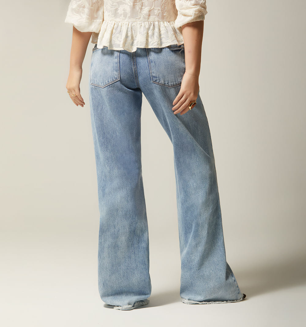 Jeans Campana Tiro Medio Con Cinturon