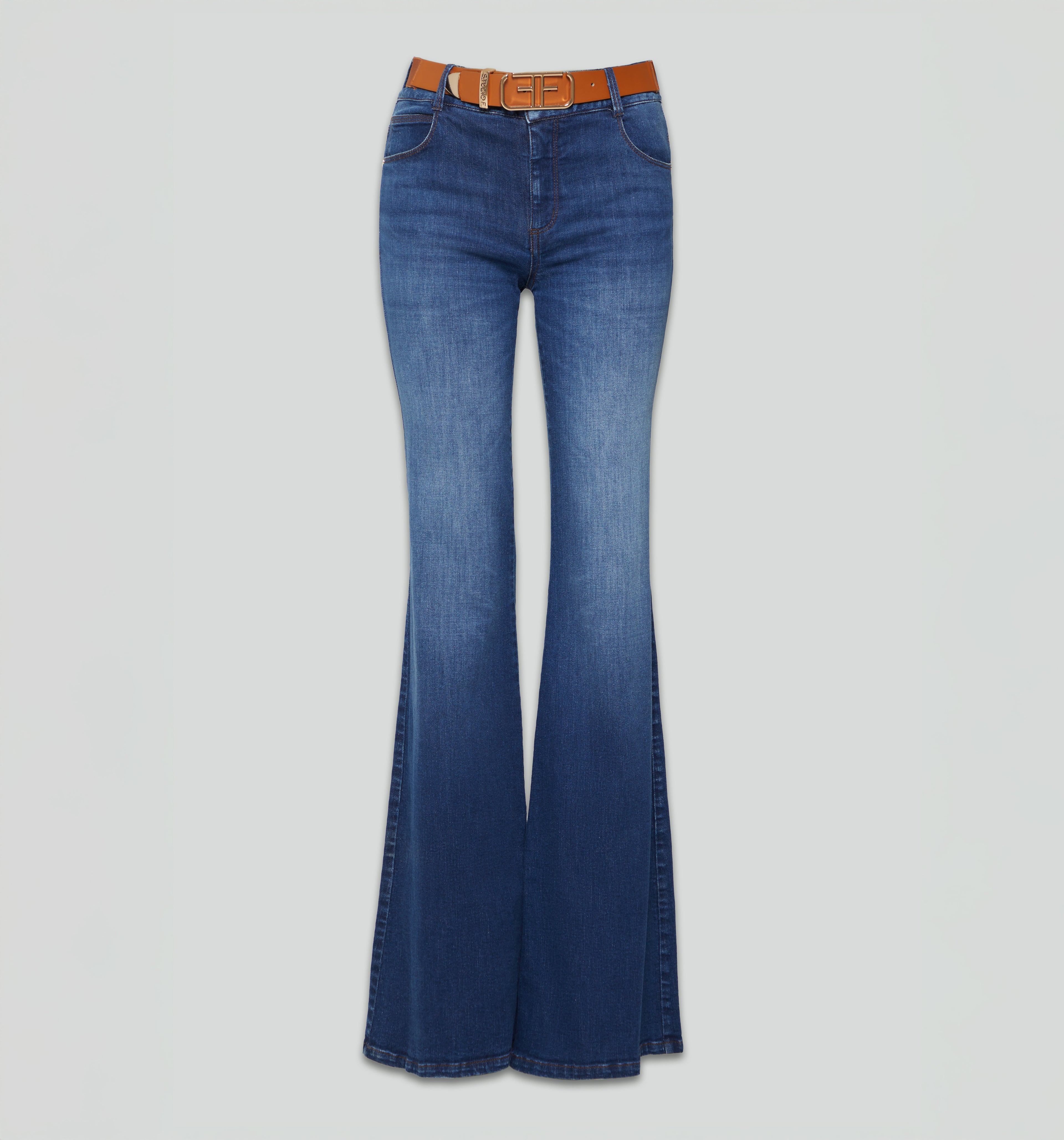 Jeans Campana Tiro Medio Cinturon