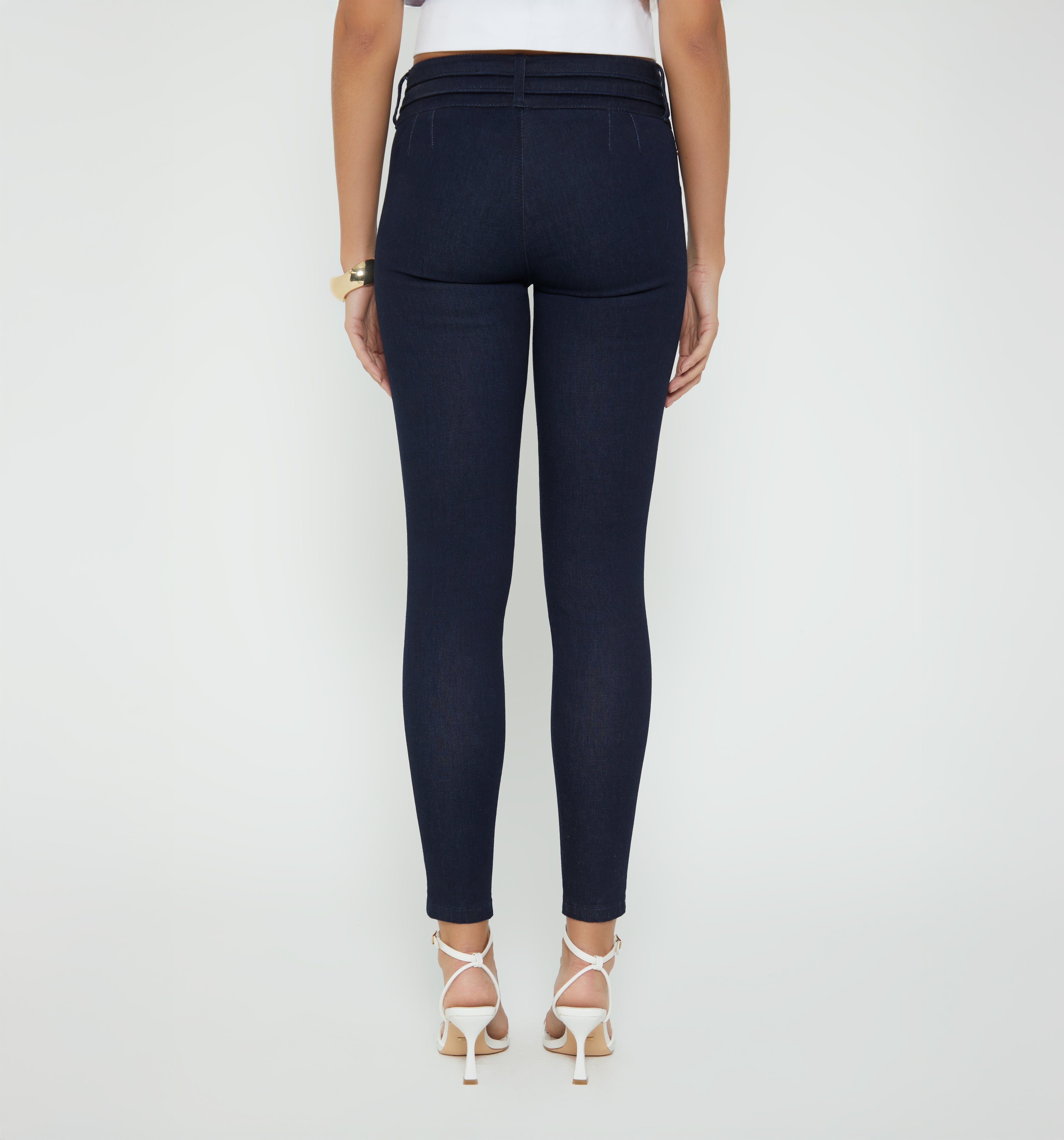Jean Ultraslim Levanta Cola Con Vivos