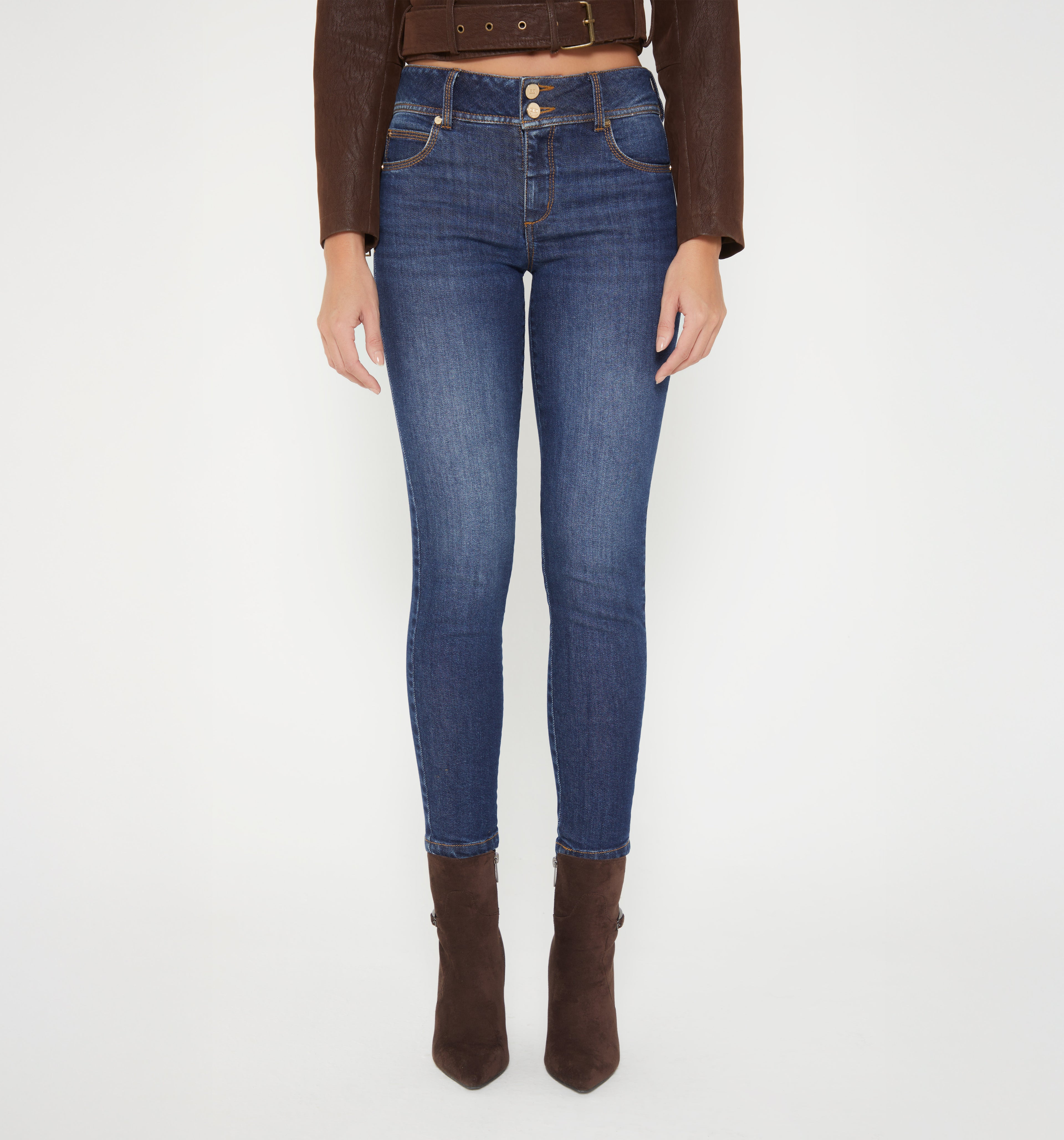 Jean Skinny Tiro Medio Con Ribete