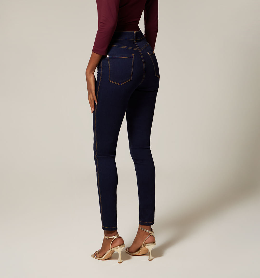 Jean Ultraslim Tiro Super Alto Botones