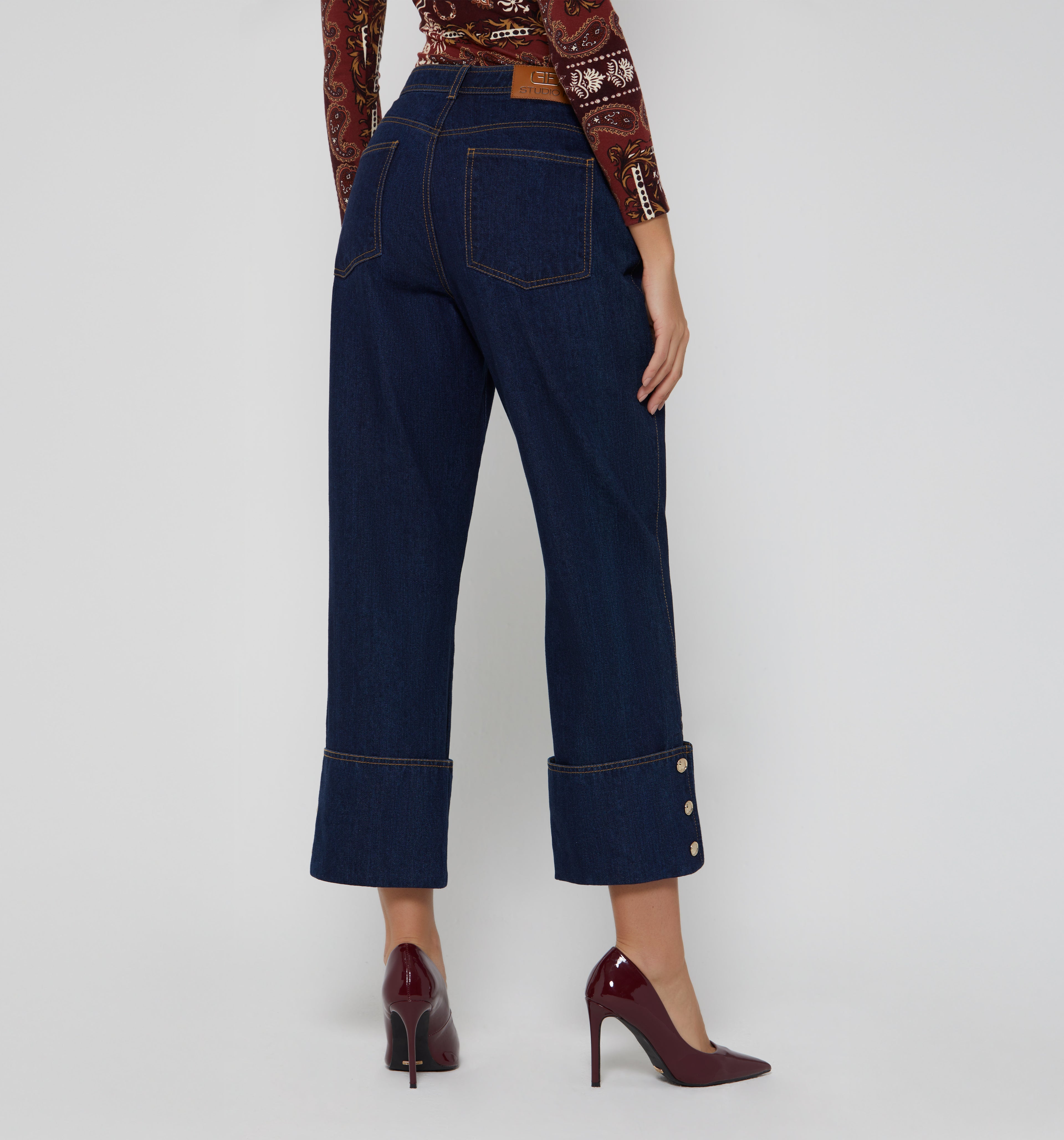 Jean Cropped Con Guardapolvo