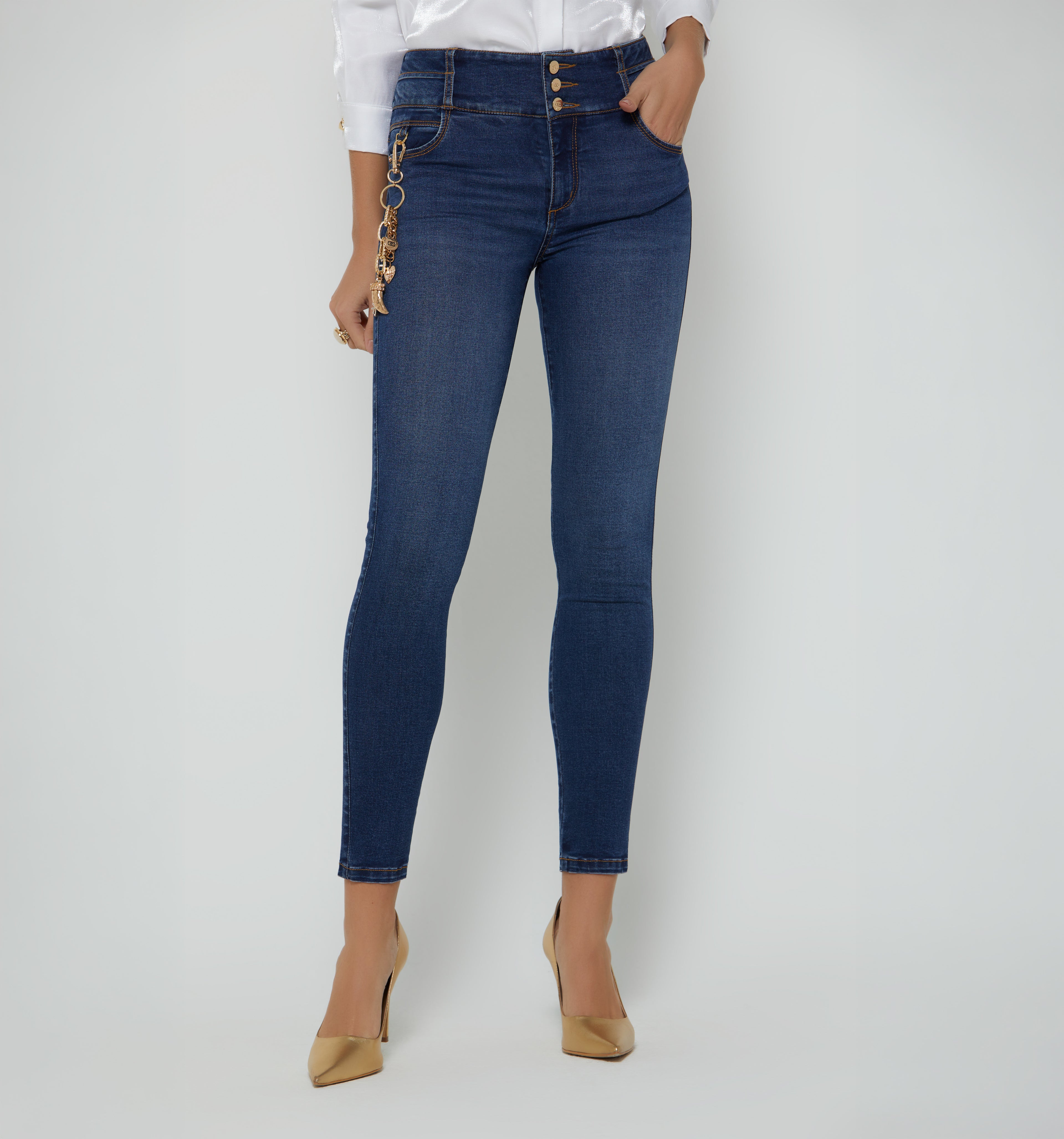 Jean Ultraslim Medio Cortes Y Borla