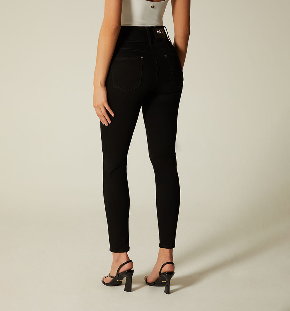 Jean Ultraslim Tiro Super Alto Con Borla
