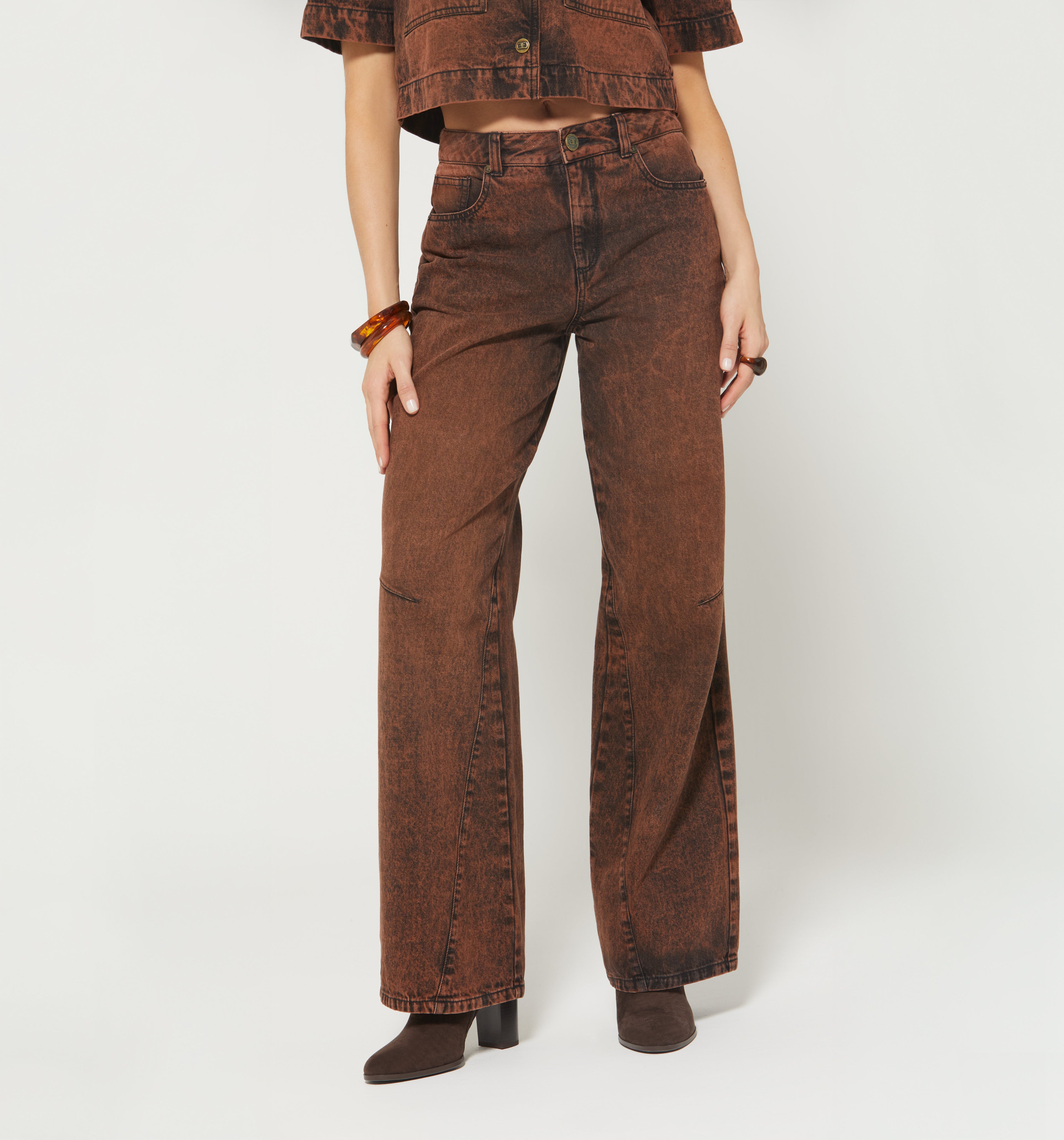 Jean Wide Leg Corte En Piernas.