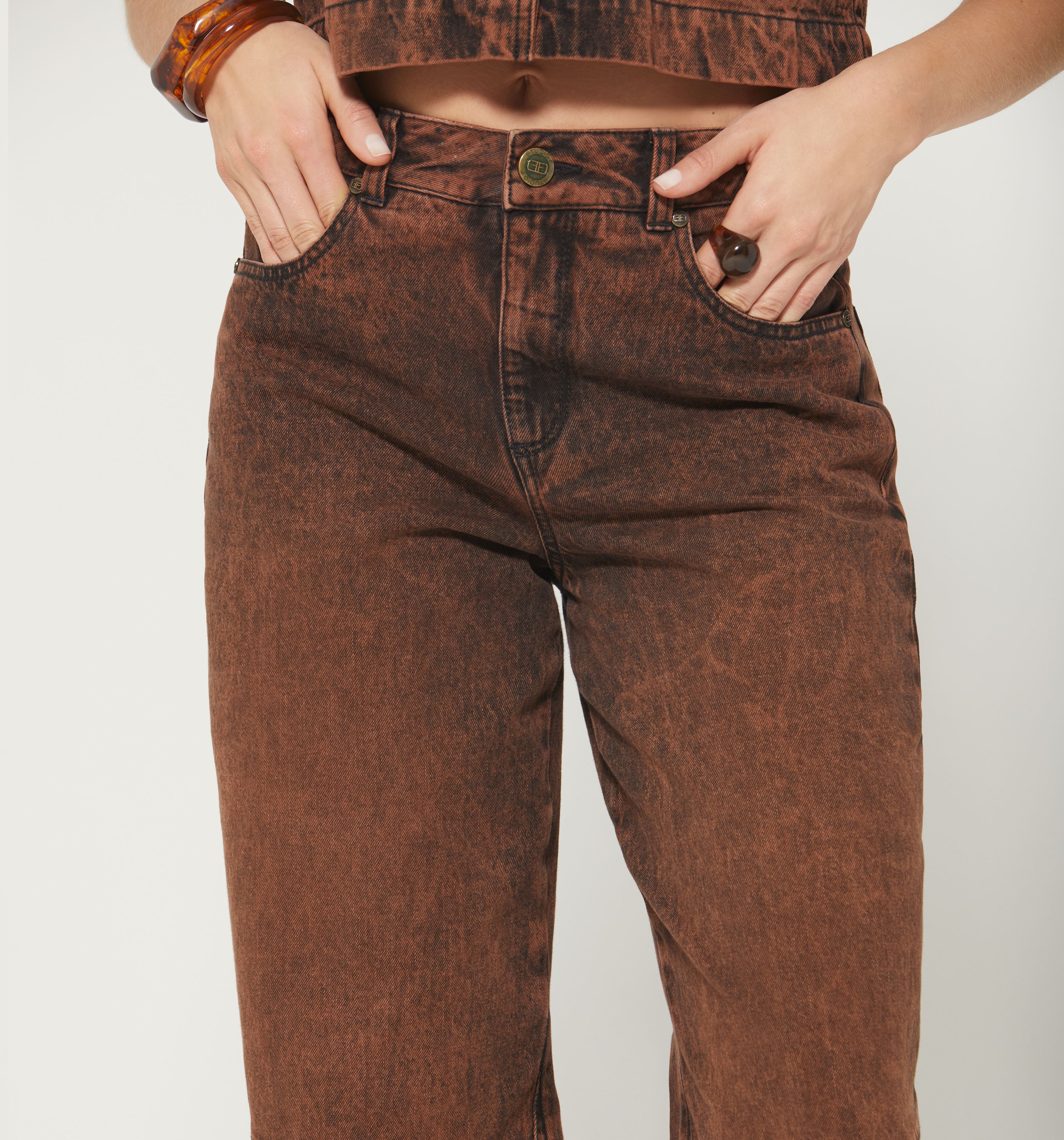 Jean Wide Leg Corte En Piernas.