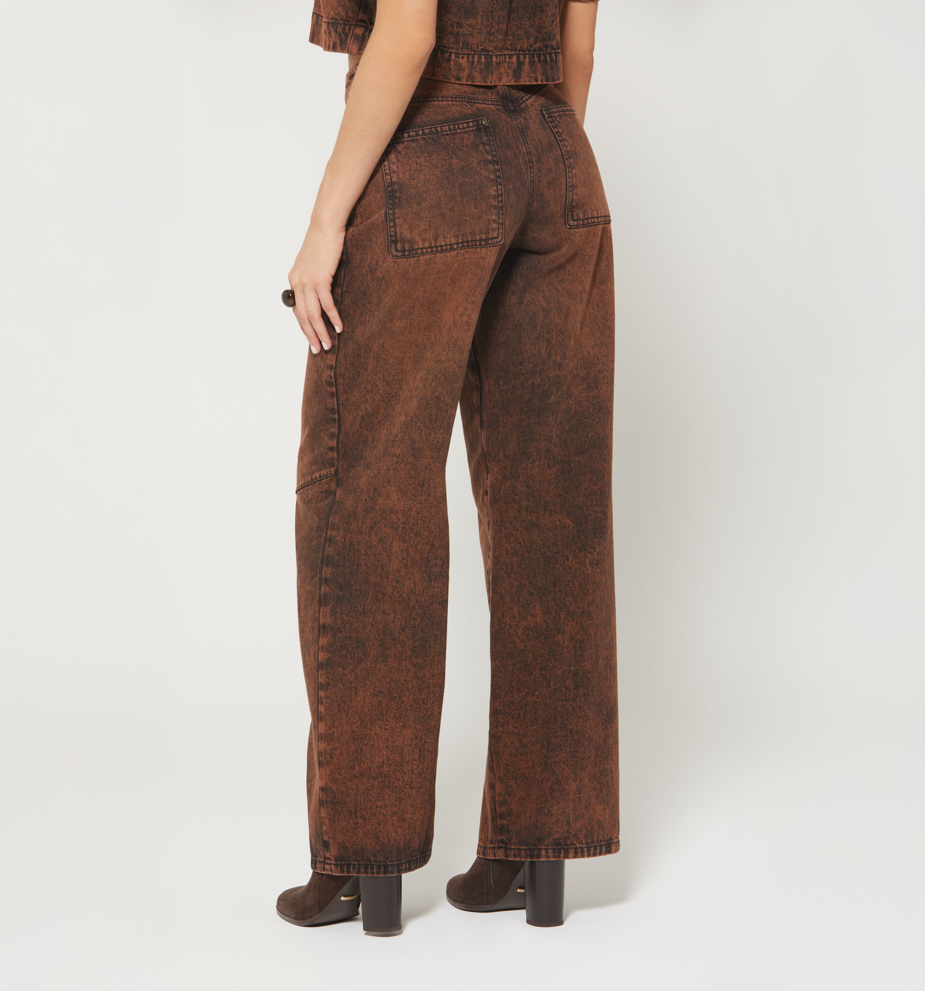 Jean Wide Leg Corte En Piernas.