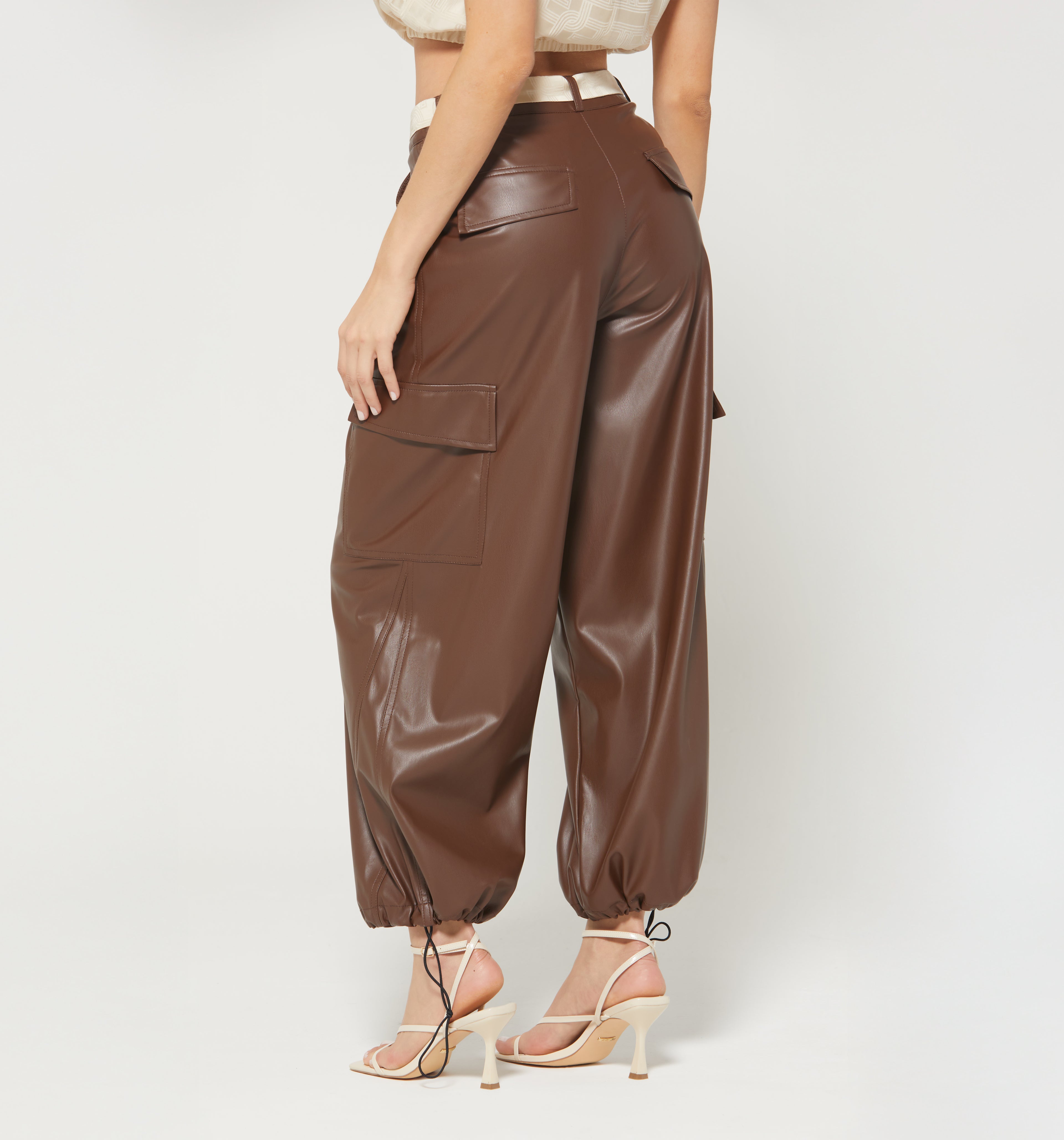 Pantalon Barrel,Bolsillos Cargo