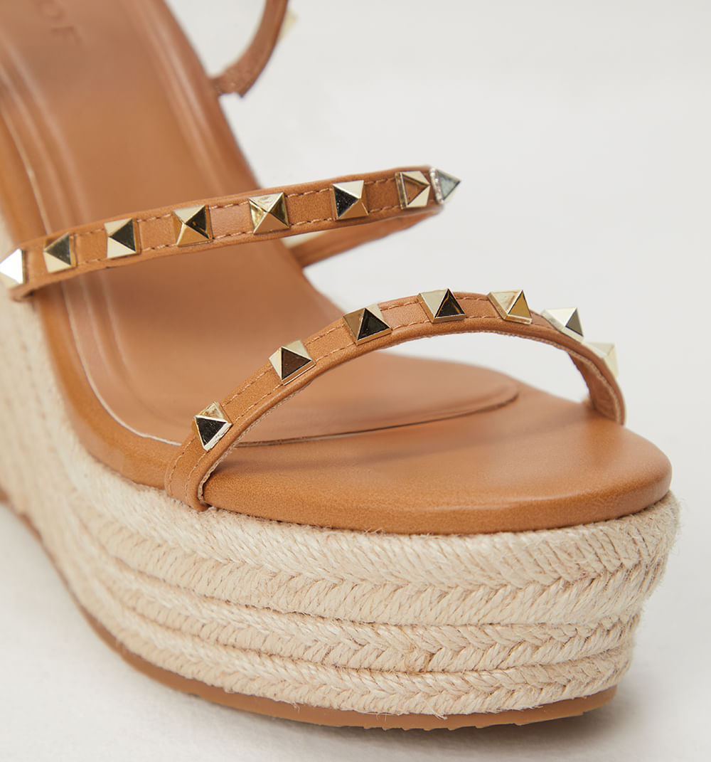 Sandalia Plataforma Con Taches