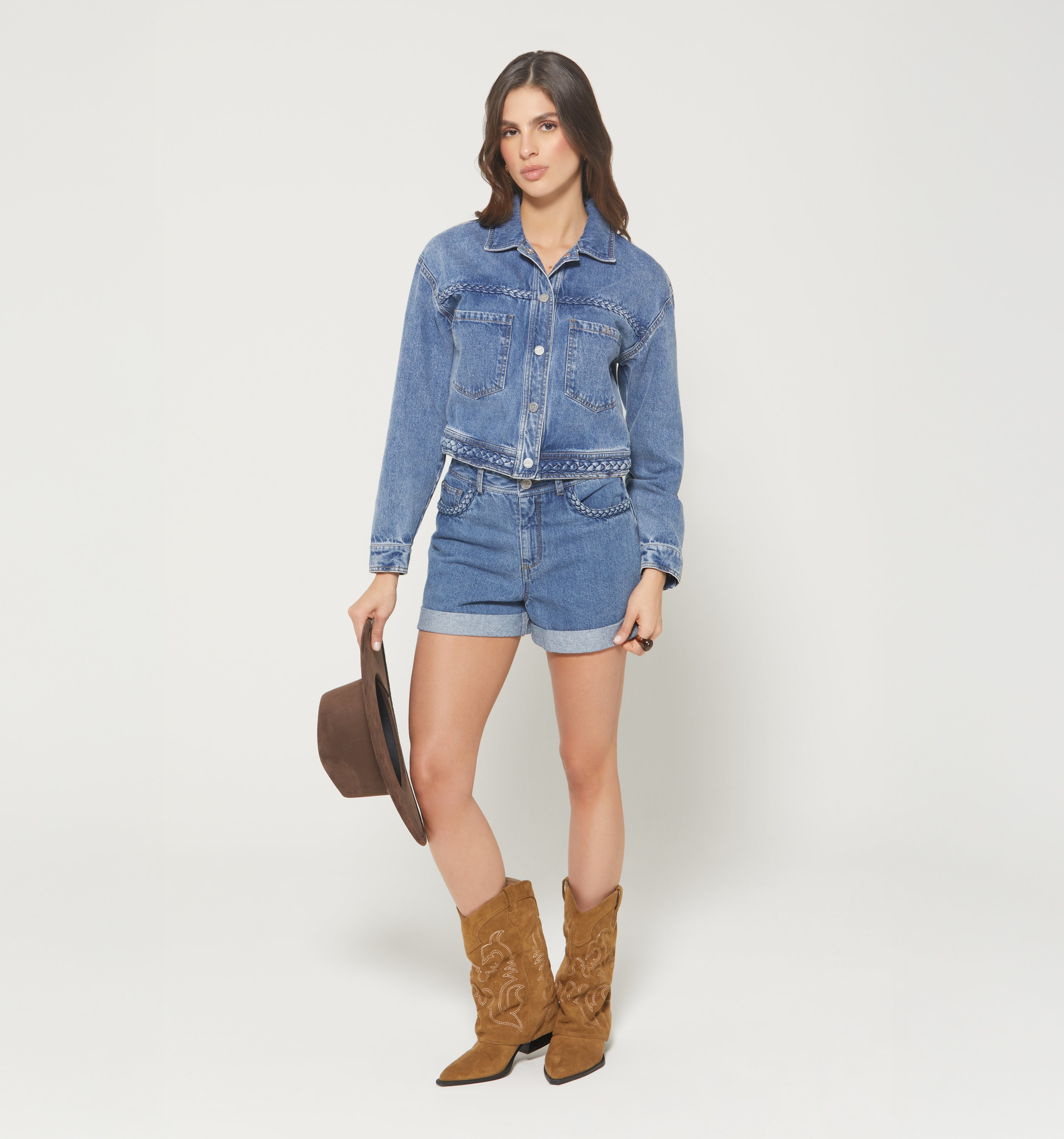 Short Tiro Alto 5 Bolsillos Con Trenza