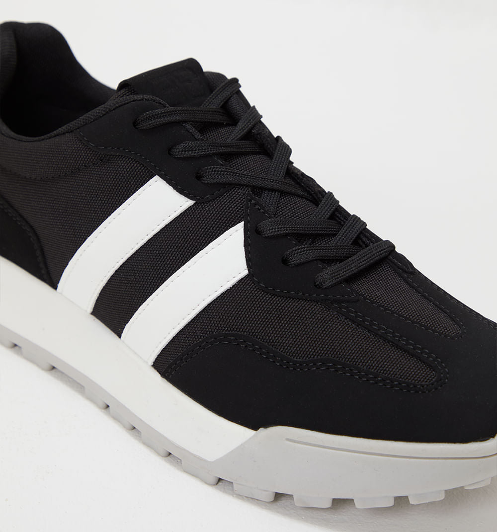 Tenis Bicolor Con Suela Dentada