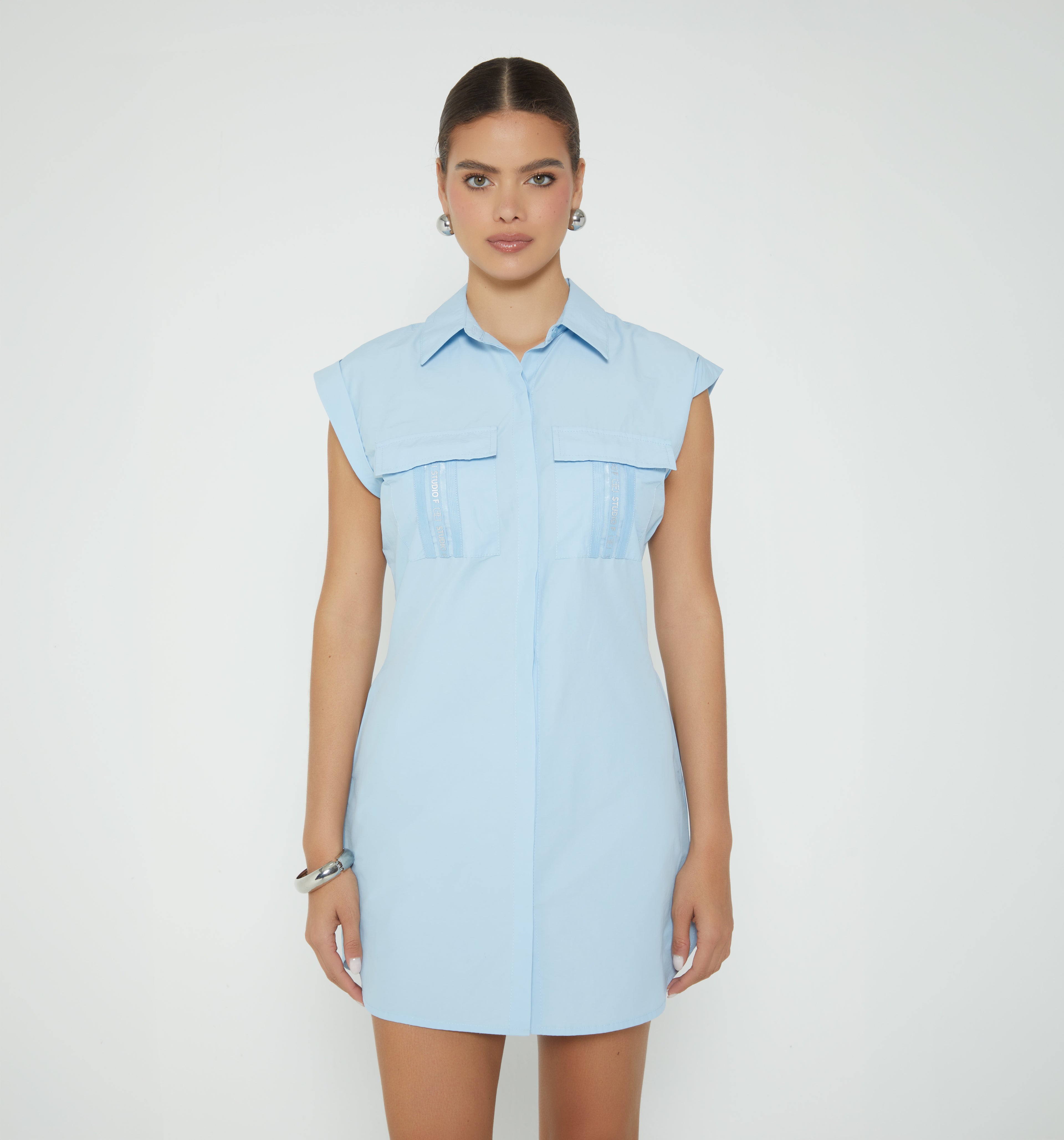 Vestido Corto Con Bolsillos