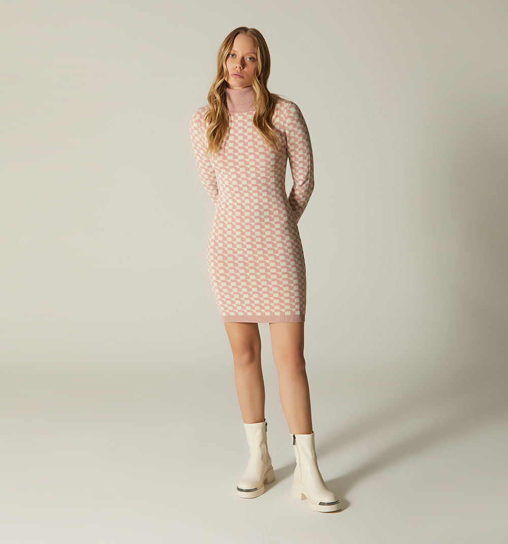 Vestido Manga Larga Cuello Alto Con Cier