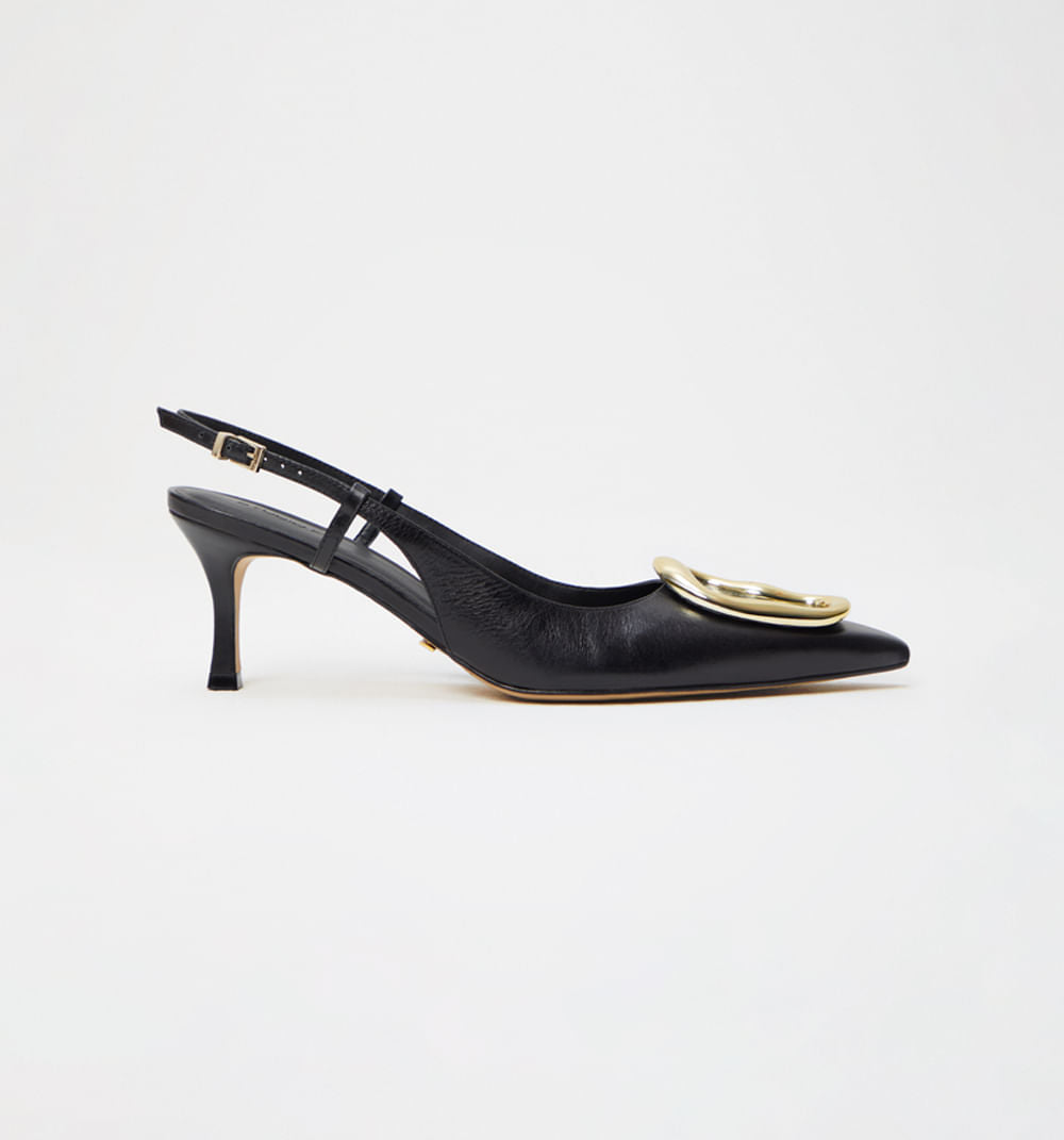 Zapato Cerrado Cuero Con Herraje