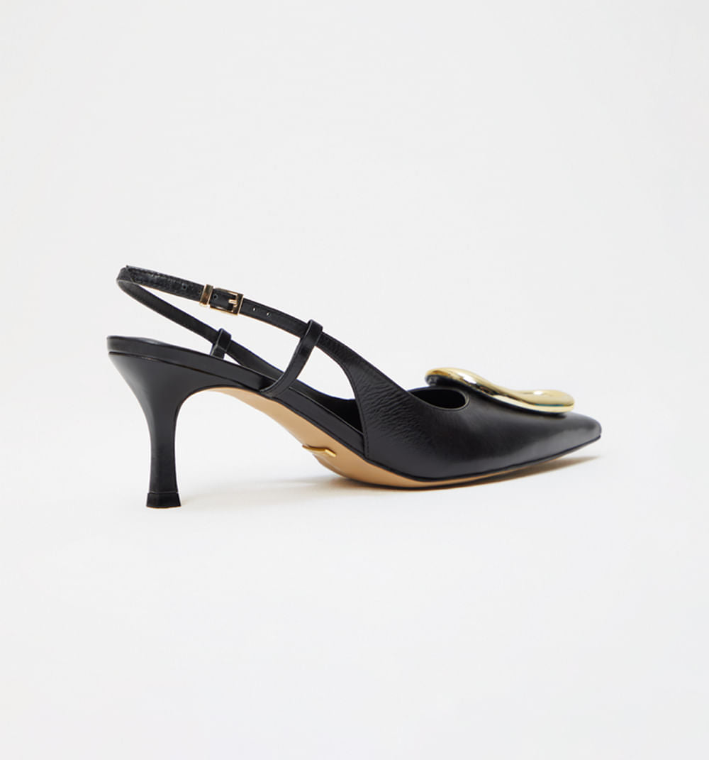 Zapato Cerrado Cuero Con Herraje