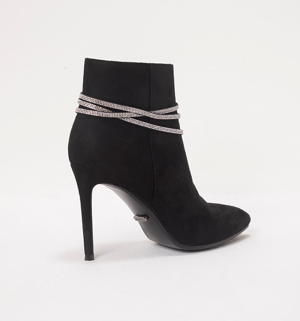 Botin Capellada En Suede Y Cadena Decora