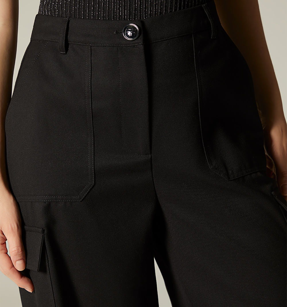 Pantalon Tipo Cargo Con Brochess