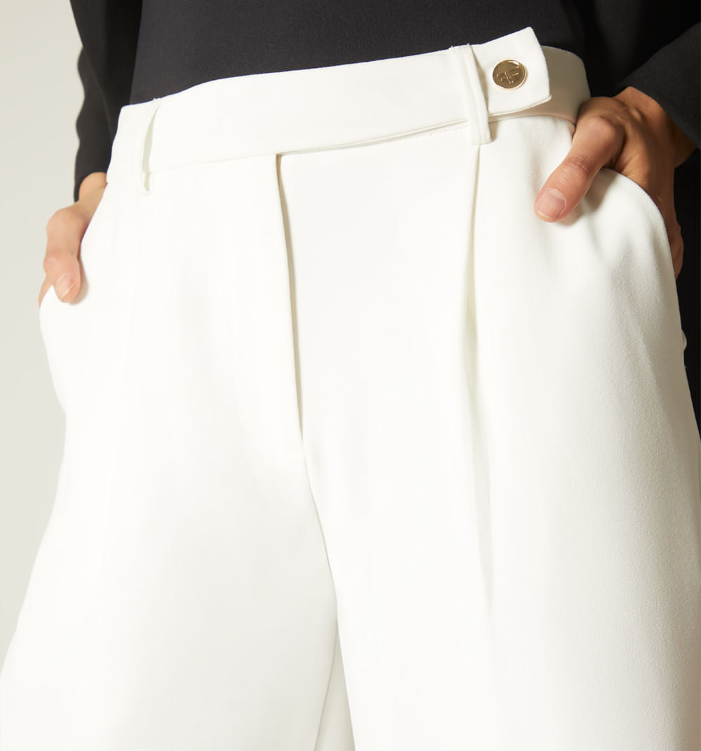 Culotte Pretina Con Broche Corte En Bota