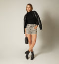 Short Corto Desflecado Con Apliques Bril