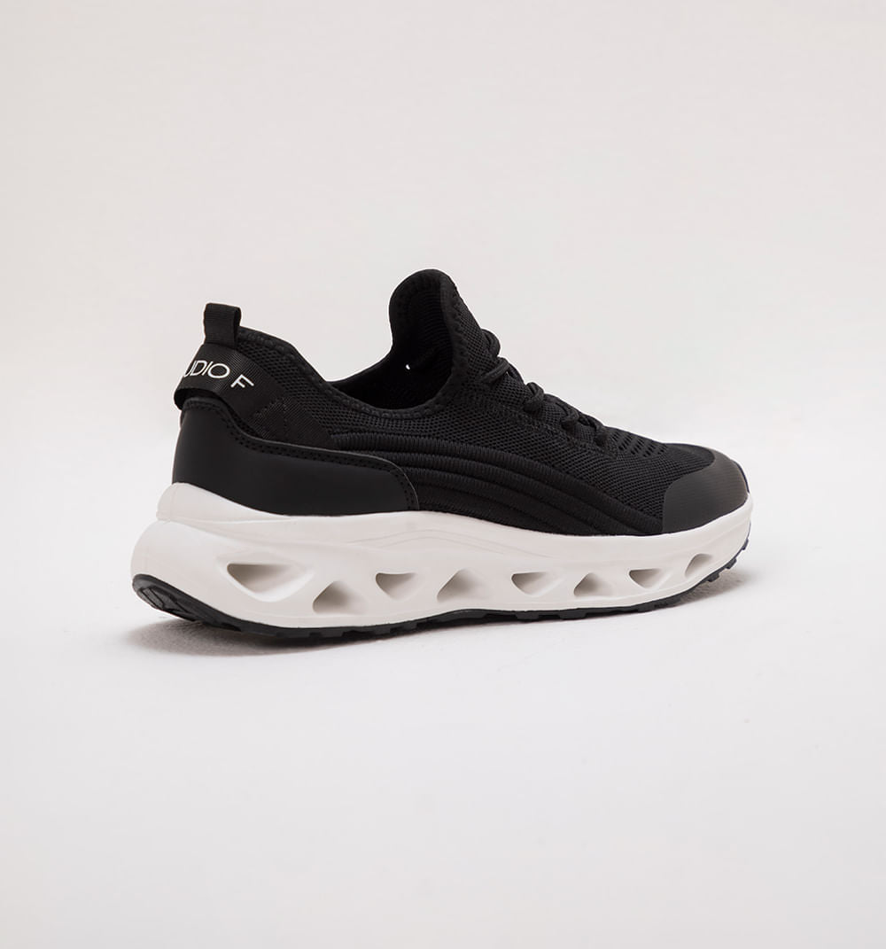 Tenis Deportivo Con Capellada Brillante