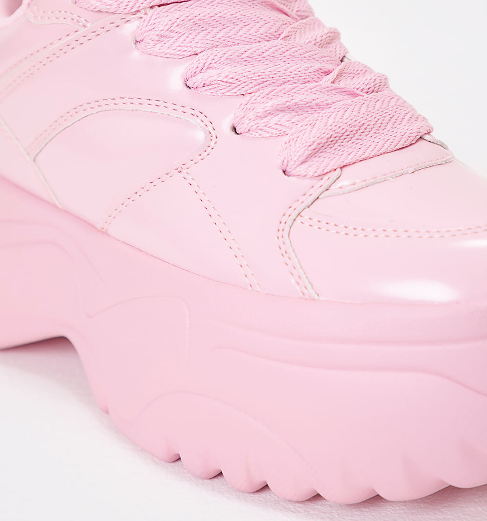 Tenis Con Suela Chunky Y Detalle De Cordo