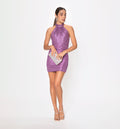 Vestido Corto Ajustado Con Cuello Alto