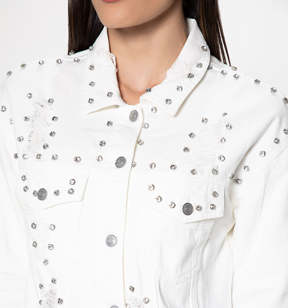 Chamarra En Denim Con Destroyed Y Crista